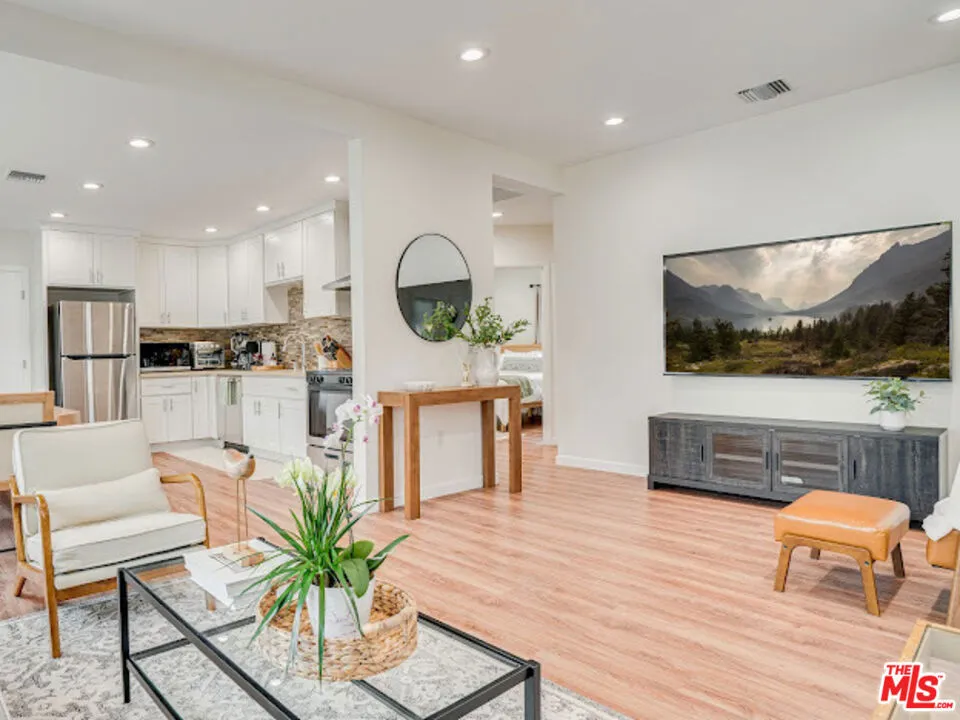 1836 Lake Street Glendale, CA 91201