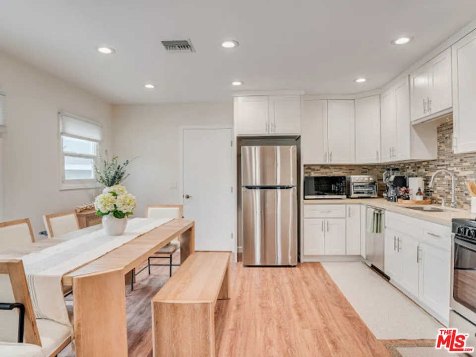 1836 Lake Street Glendale, CA 91201