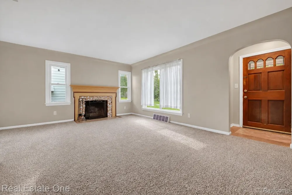 1915 Tuscola Street Flint City, MI 48503