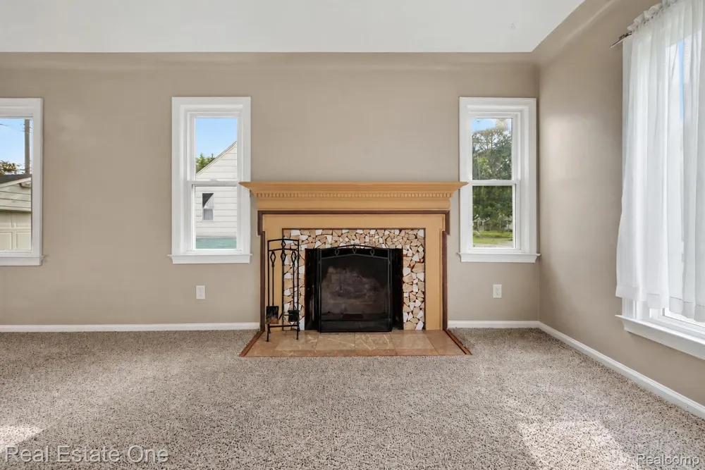 1915 Tuscola Street Flint City, MI 48503