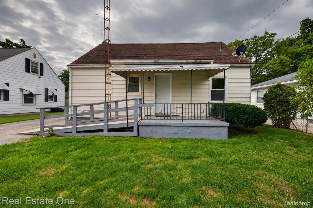 1915 Tuscola Street Flint City, MI 48503