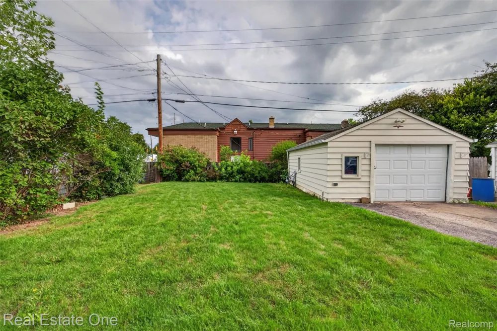 1915 Tuscola Street Flint City, MI 48503