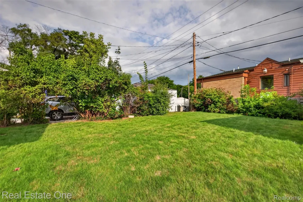 1915 Tuscola Street Flint City, MI 48503