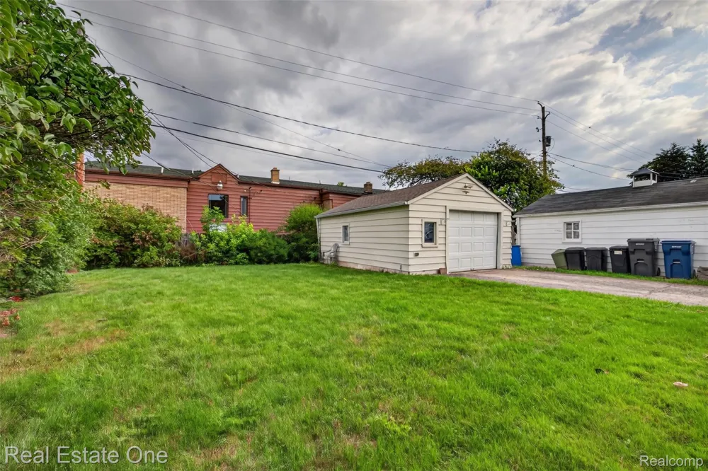 1915 Tuscola Street Flint City, MI 48503
