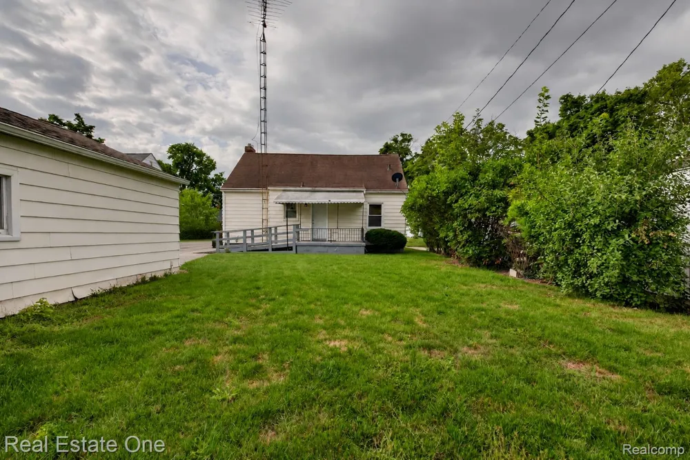 1915 Tuscola Street Flint City, MI 48503