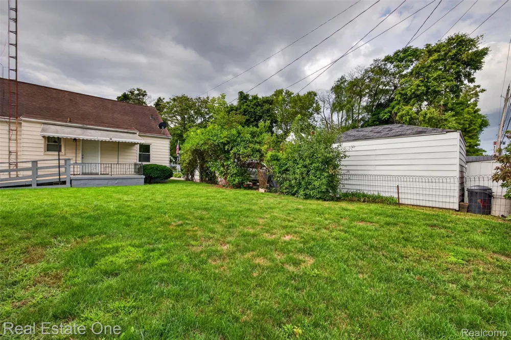 1915 Tuscola Street Flint City, MI 48503