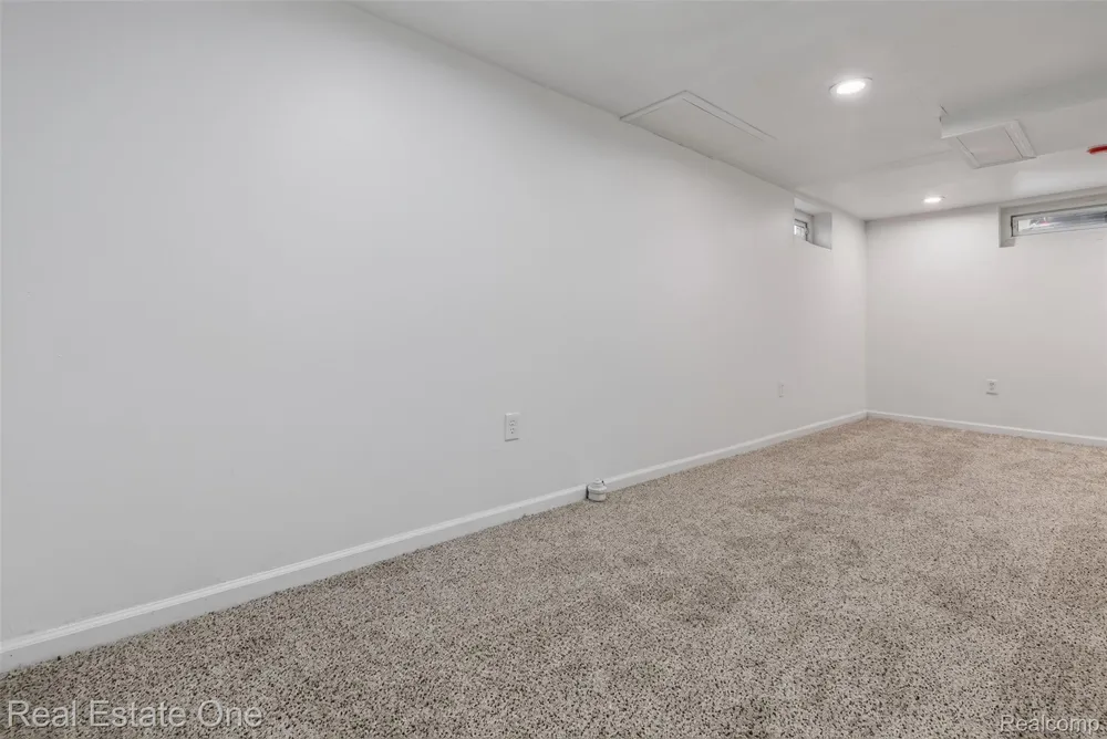 1915 Tuscola Street Flint City, MI 48503