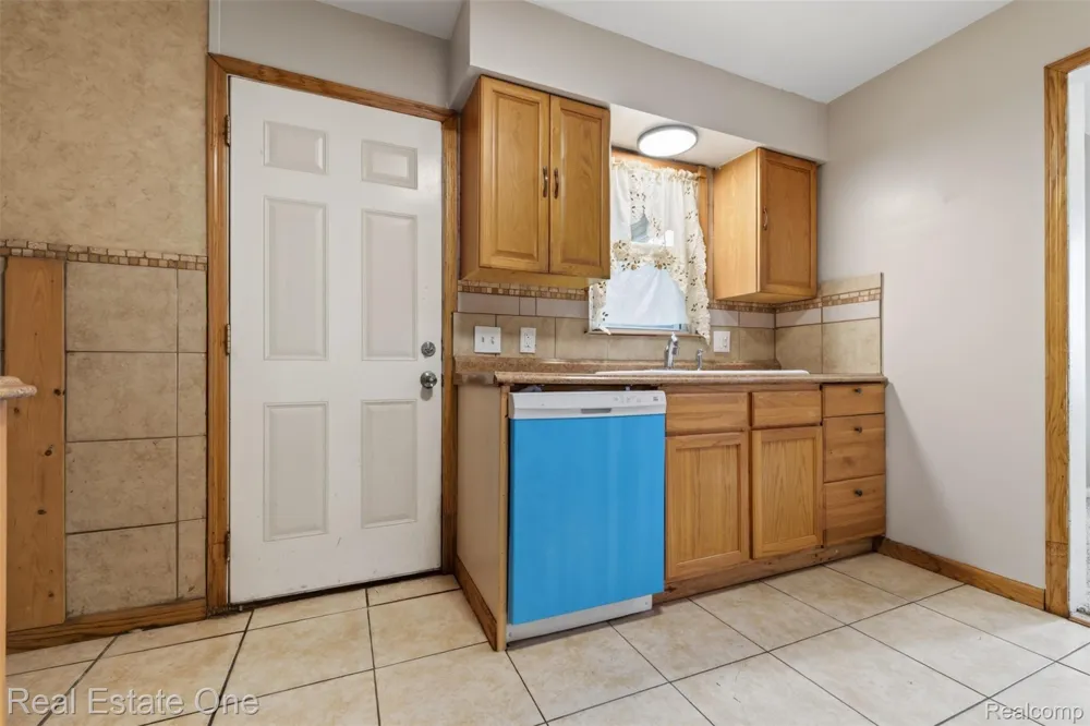 1915 Tuscola Street Flint City, MI 48503