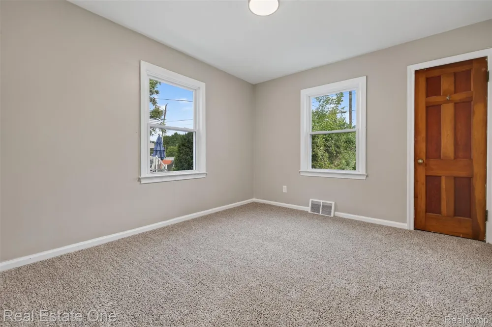 1915 Tuscola Street Flint City, MI 48503
