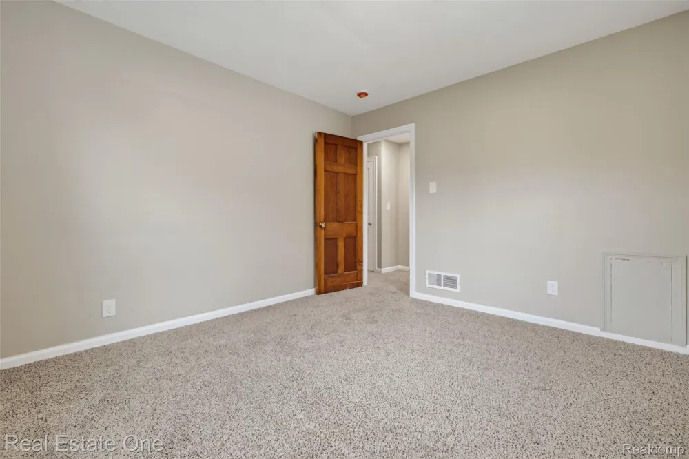1915 Tuscola Street Flint City, MI 48503
