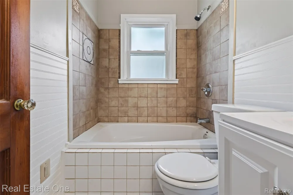 1915 Tuscola Street Flint City, MI 48503