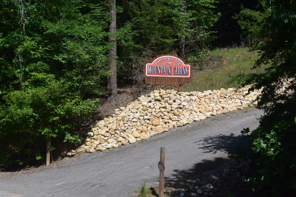 9929 Mullins Cove Rd Whitwell, TN 37397