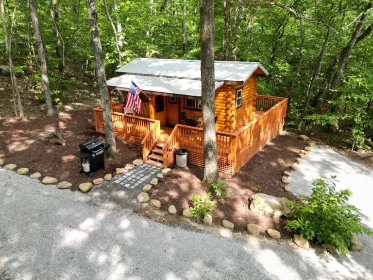 9929 Mullins Cove Rd Whitwell, TN 37397