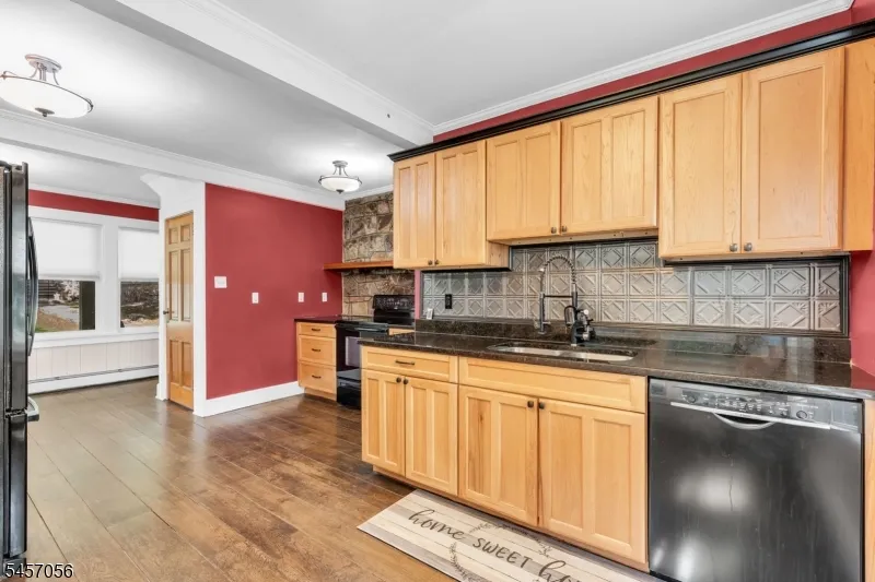 43 Maxim Dr Hopatcong, NJ 07843