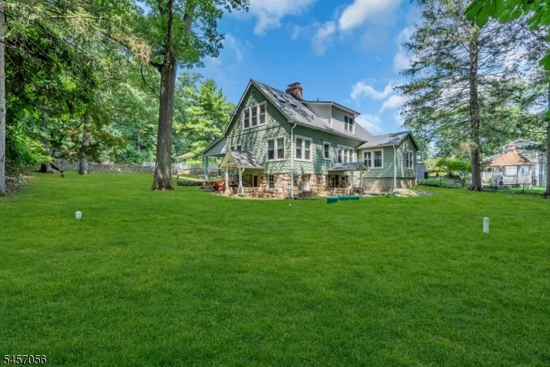 43 Maxim Dr Hopatcong, NJ 07843