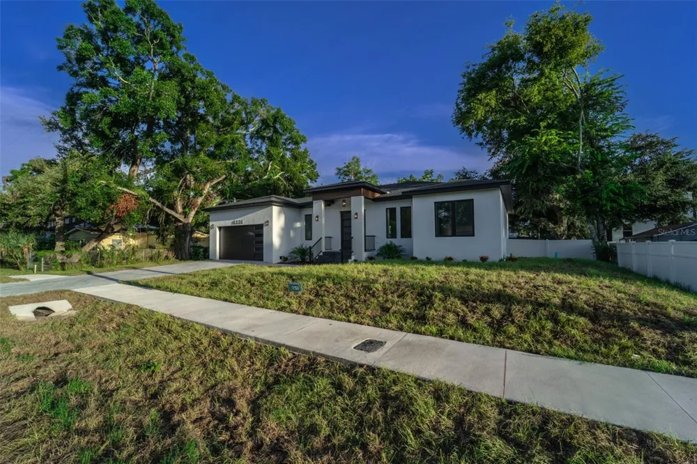 8326 JUNE STREET Tampa, FL 33615