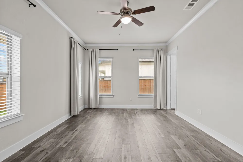 3292 Ganzer Road W #1111B Denton, TX 76207