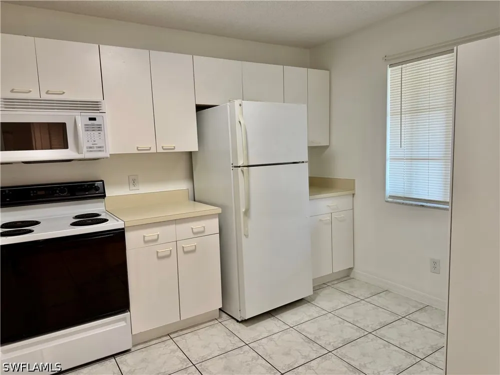 Jewel Lane #103 Naples, FL 34109