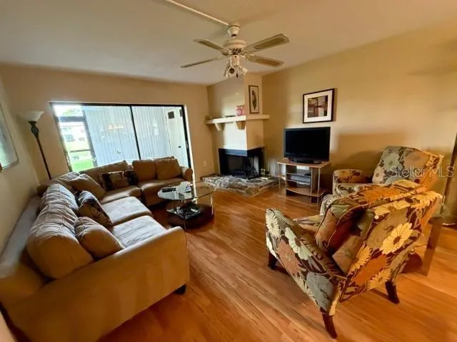 105 LAKEVIEW WAY #105 Oldsmar, FL 34677