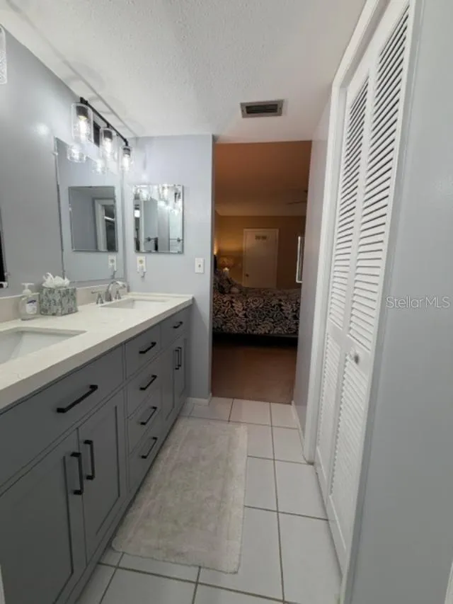 105 LAKEVIEW WAY #105 Oldsmar, FL 34677