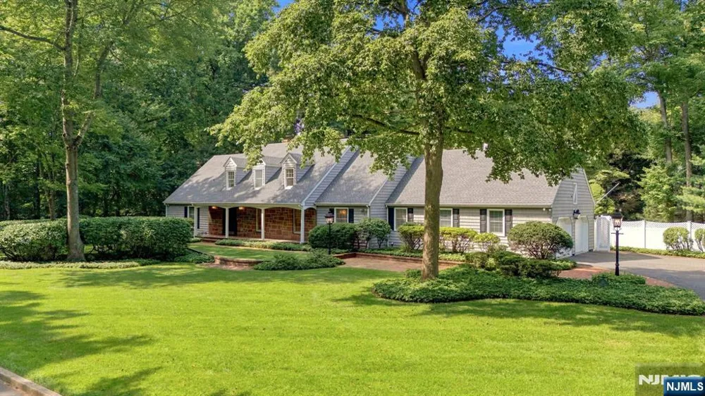 29 Hickory Hill Montvale, NJ 07645