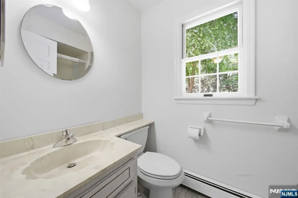 29 Hickory Hill Montvale, NJ 07645