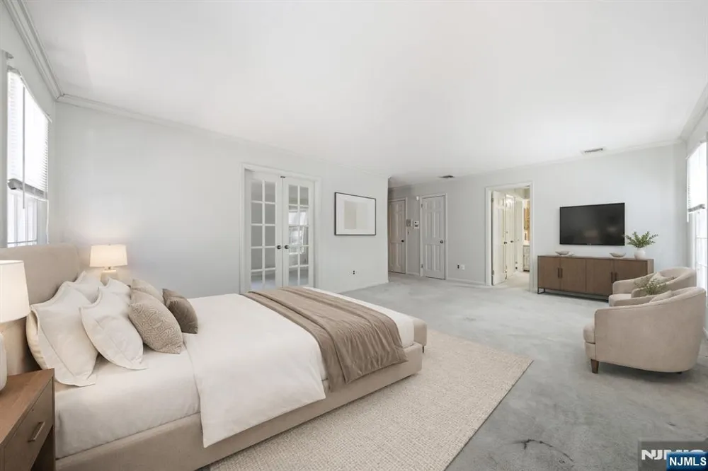 29 Hickory Hill Montvale, NJ 07645