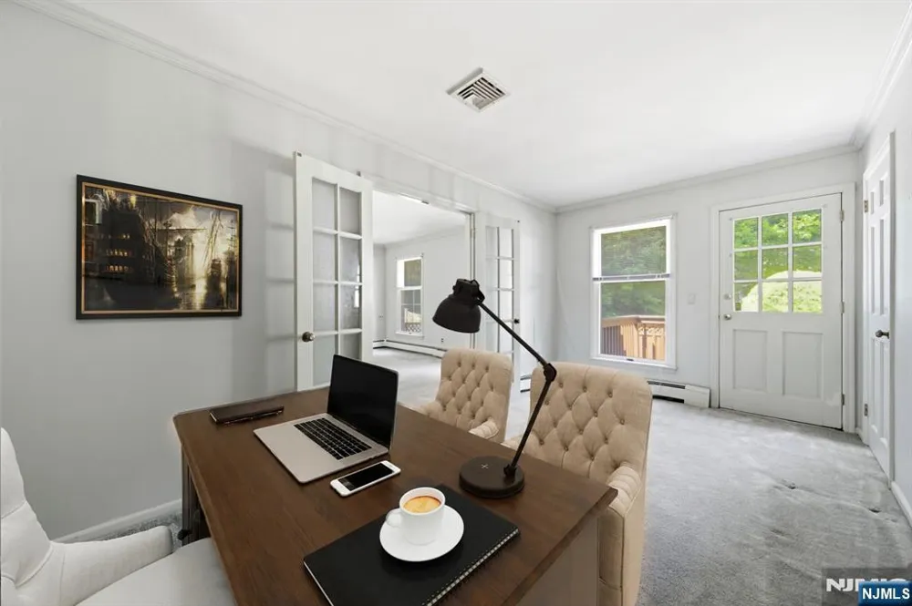 29 Hickory Hill Montvale, NJ 07645