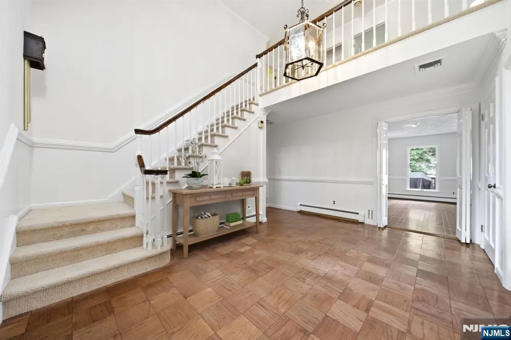 29 Hickory Hill Montvale, NJ 07645