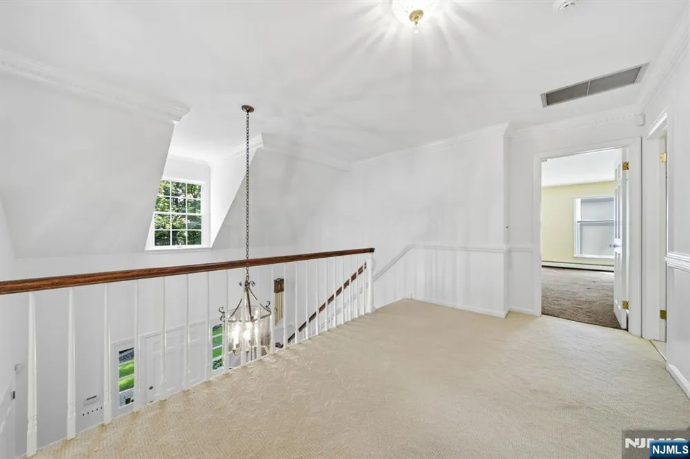 29 Hickory Hill Montvale, NJ 07645