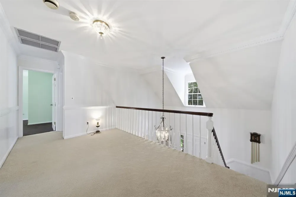 29 Hickory Hill Montvale, NJ 07645