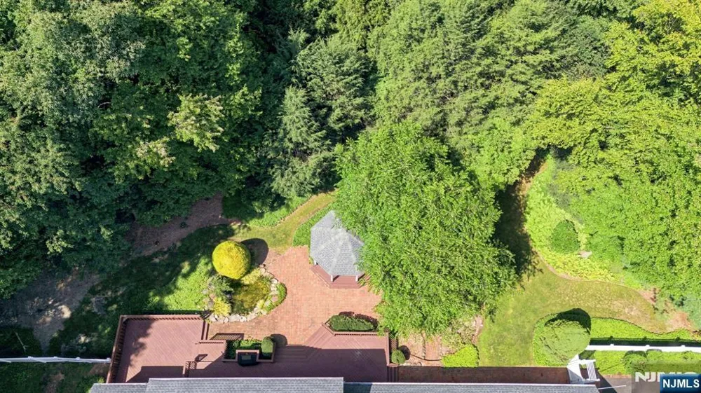 29 Hickory Hill Montvale, NJ 07645