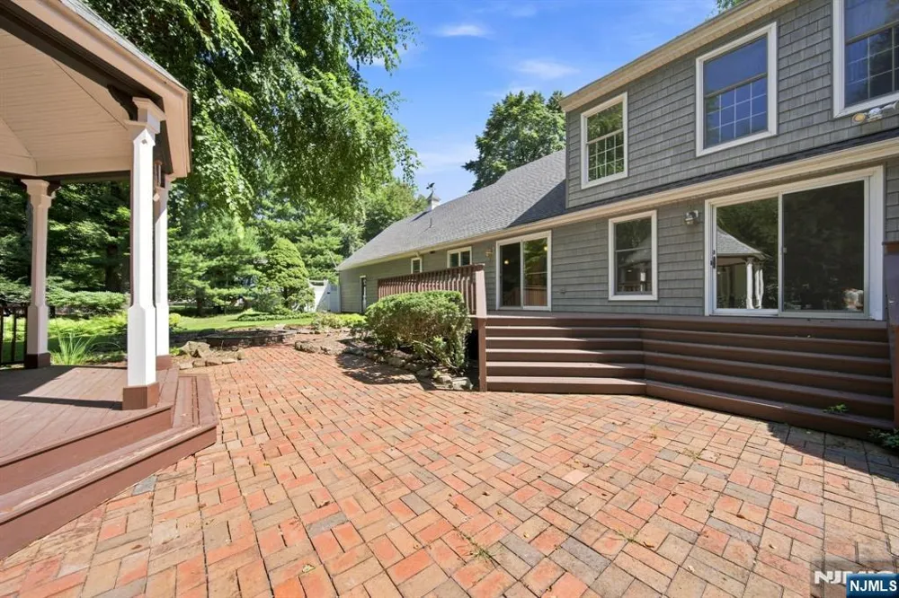 29 Hickory Hill Montvale, NJ 07645