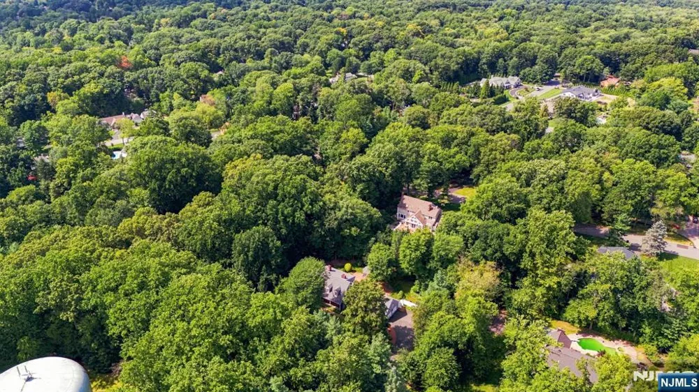 29 Hickory Hill Montvale, NJ 07645