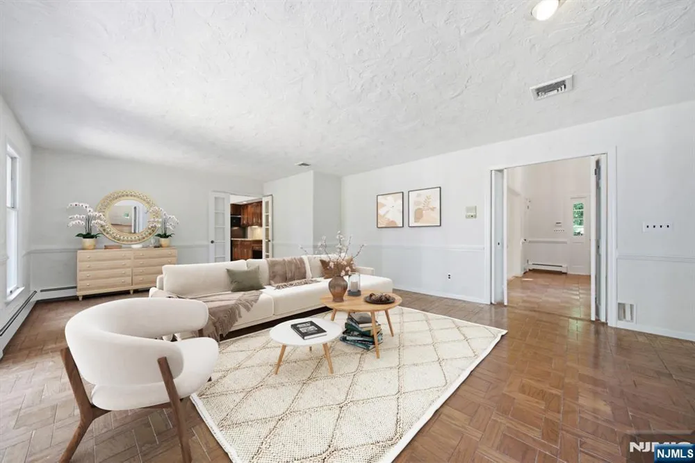 29 Hickory Hill Montvale, NJ 07645