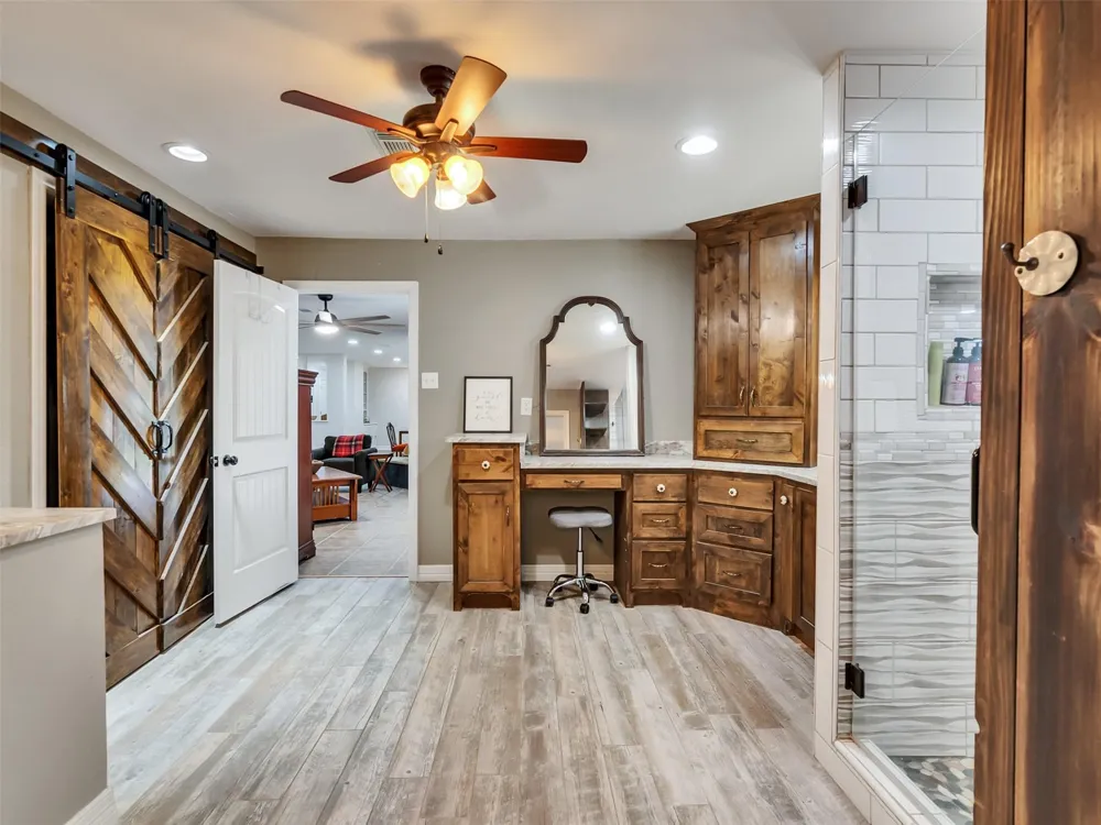 312 County Road 201 Angleton, TX 77515