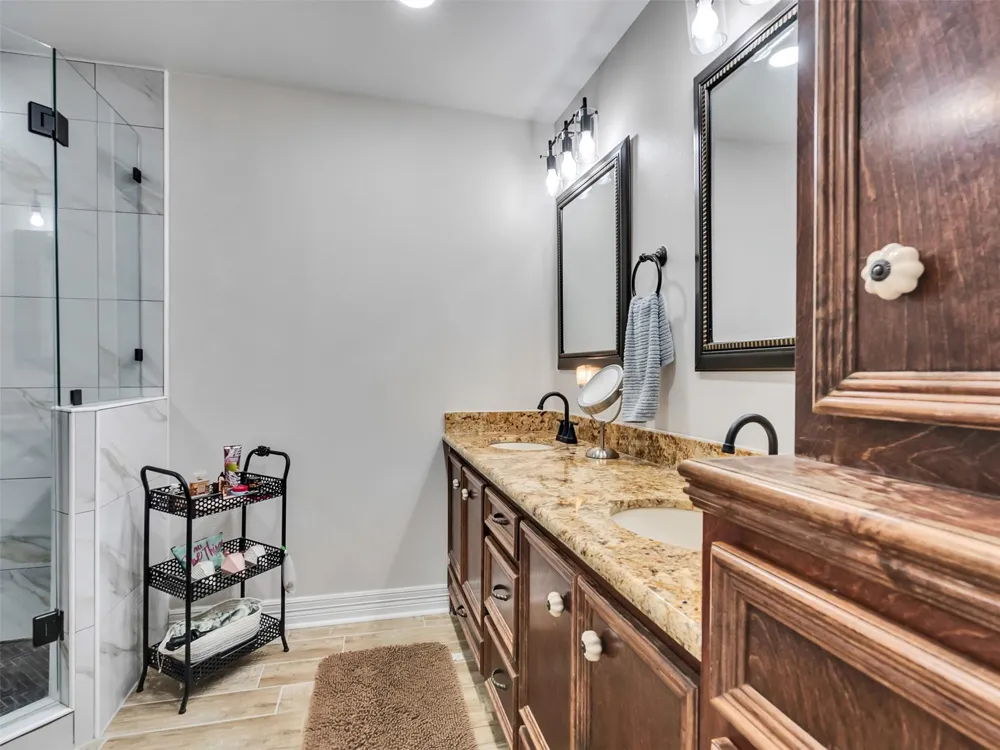 312 County Road 201 Angleton, TX 77515