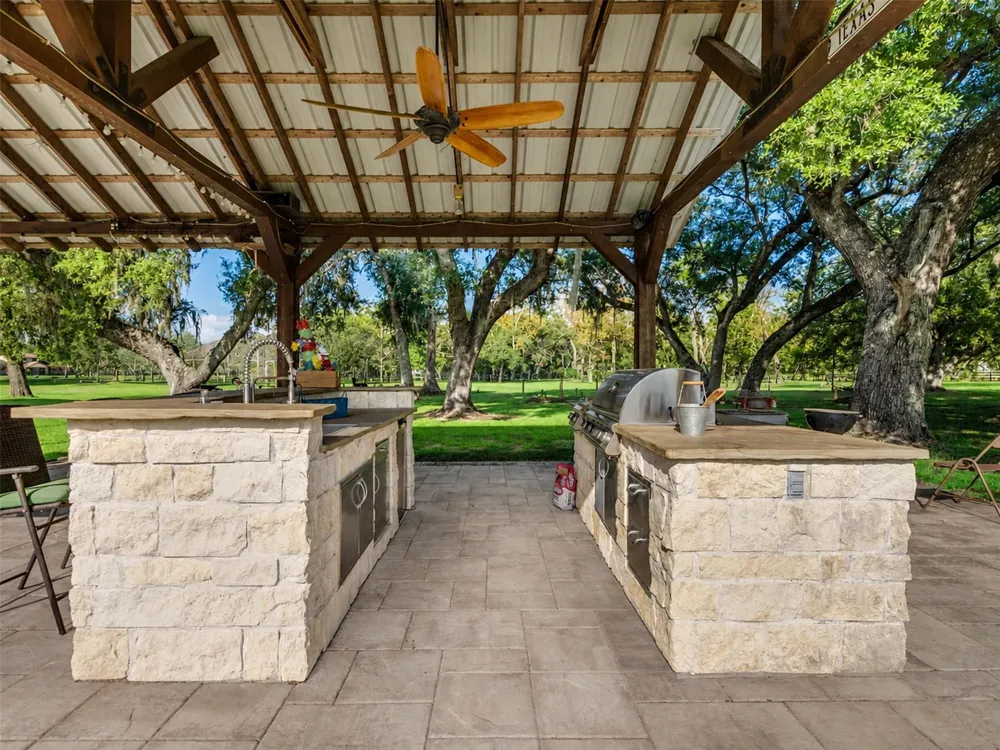 312 County Road 201 Angleton, TX 77515