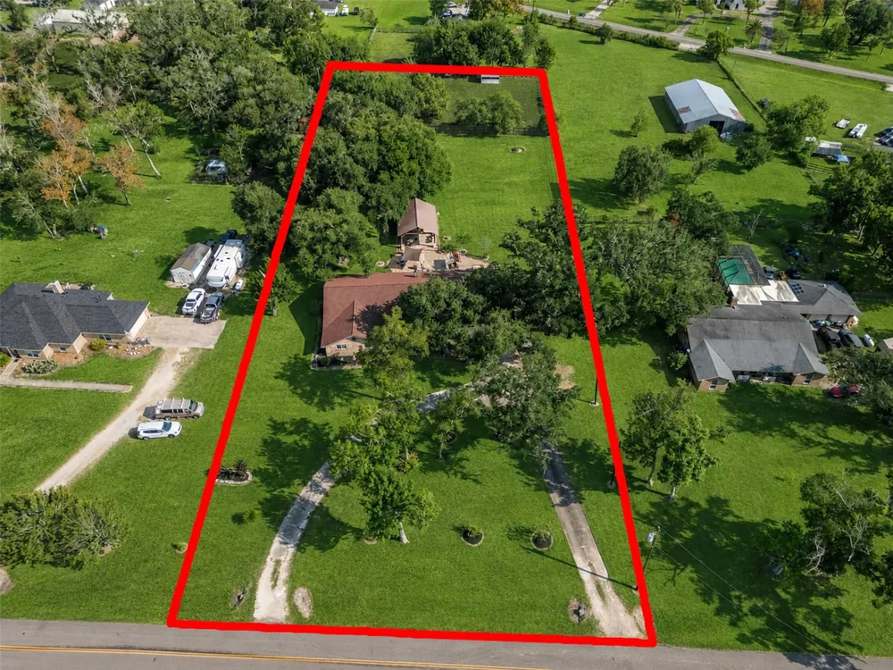 312 County Road 201 Angleton, TX 77515