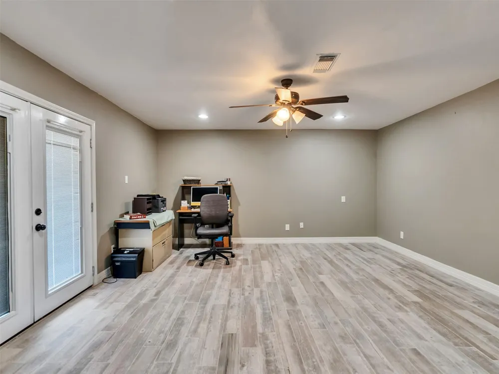 312 County Road 201 Angleton, TX 77515