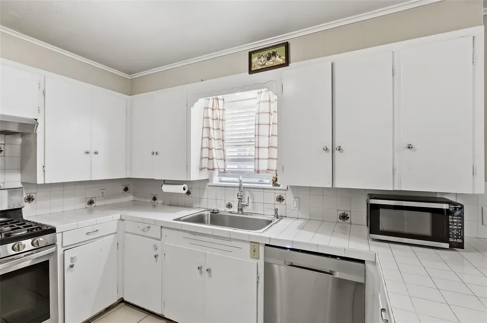 411 Commerce Street Madisonville, TX 77864