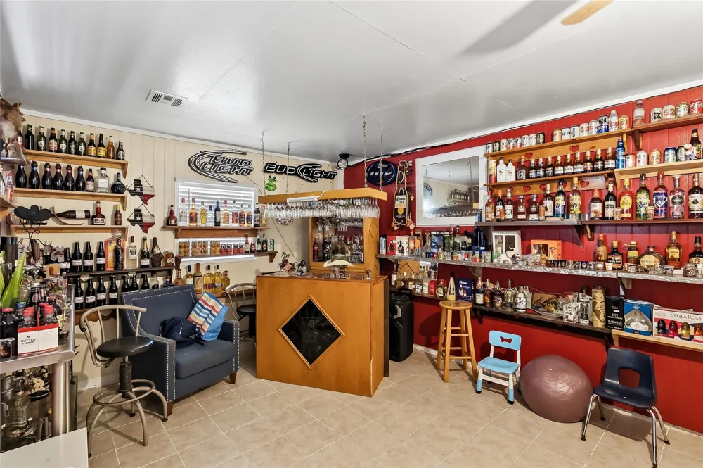 411 Commerce Street Madisonville, TX 77864