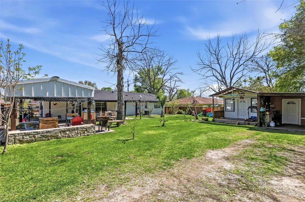 411 Commerce Street Madisonville, TX 77864