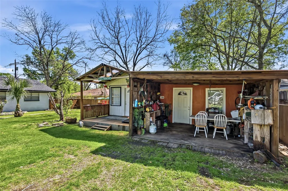411 Commerce Street Madisonville, TX 77864