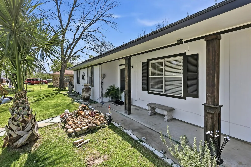 411 Commerce Street Madisonville, TX 77864