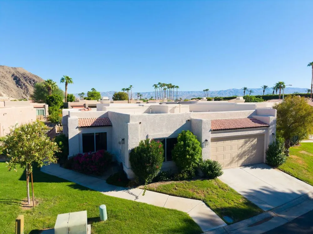 48110 Via Hermosa La Quinta, CA 92253