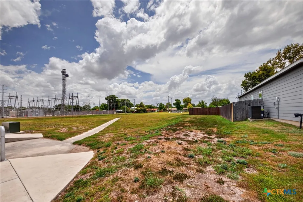 621 Kulpa Cross Seguin, TX 78155