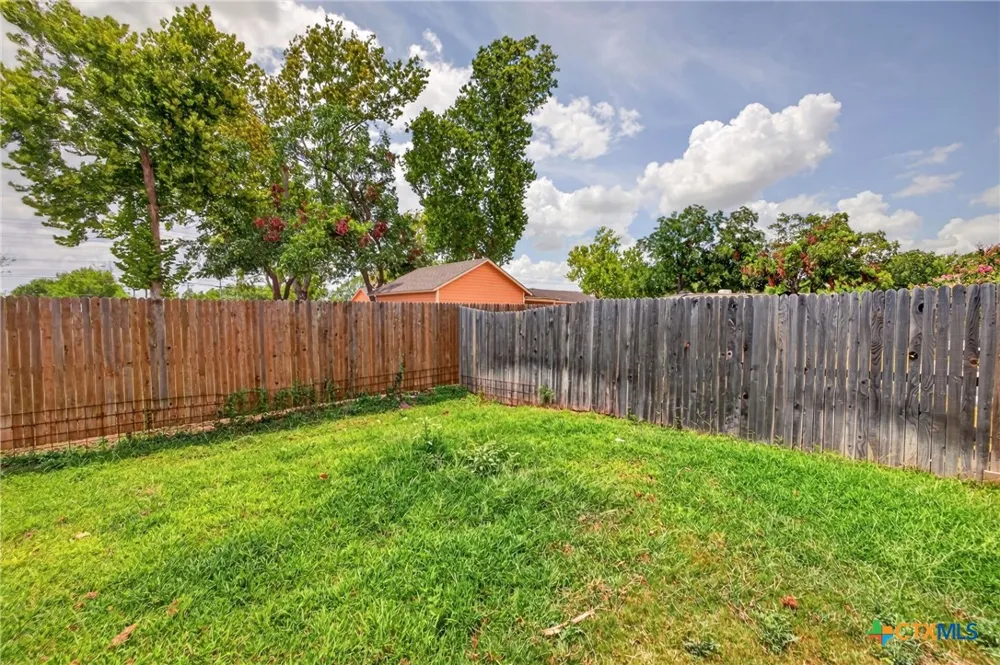 621 Kulpa Cross Seguin, TX 78155