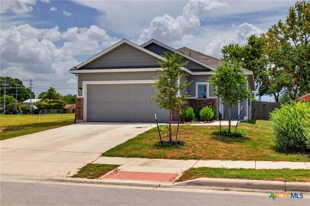 621 Kulpa Cross Seguin, TX 78155
