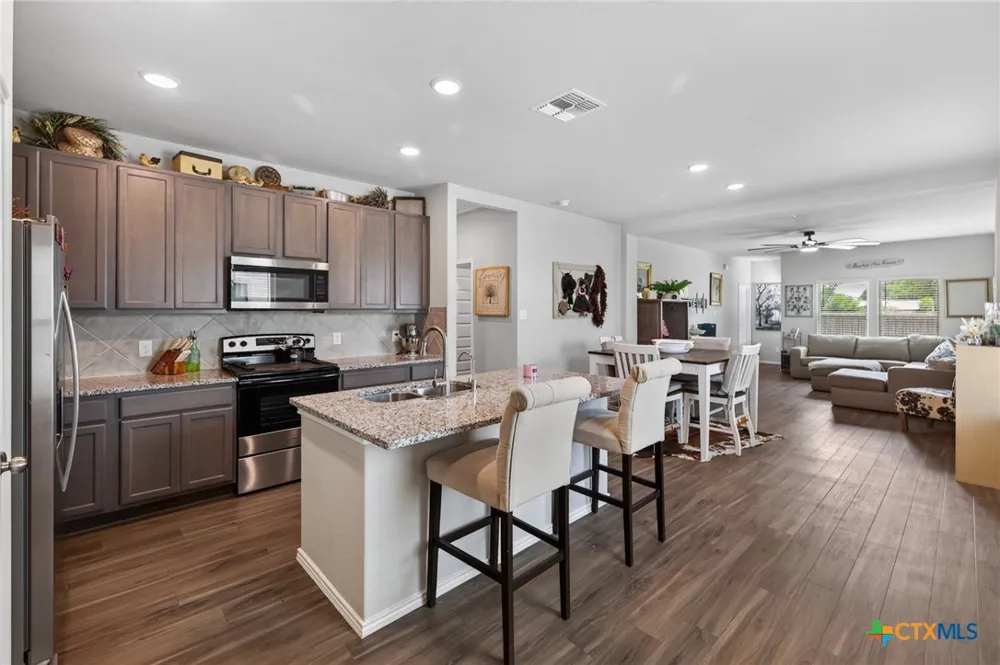 621 Kulpa Cross Seguin, TX 78155